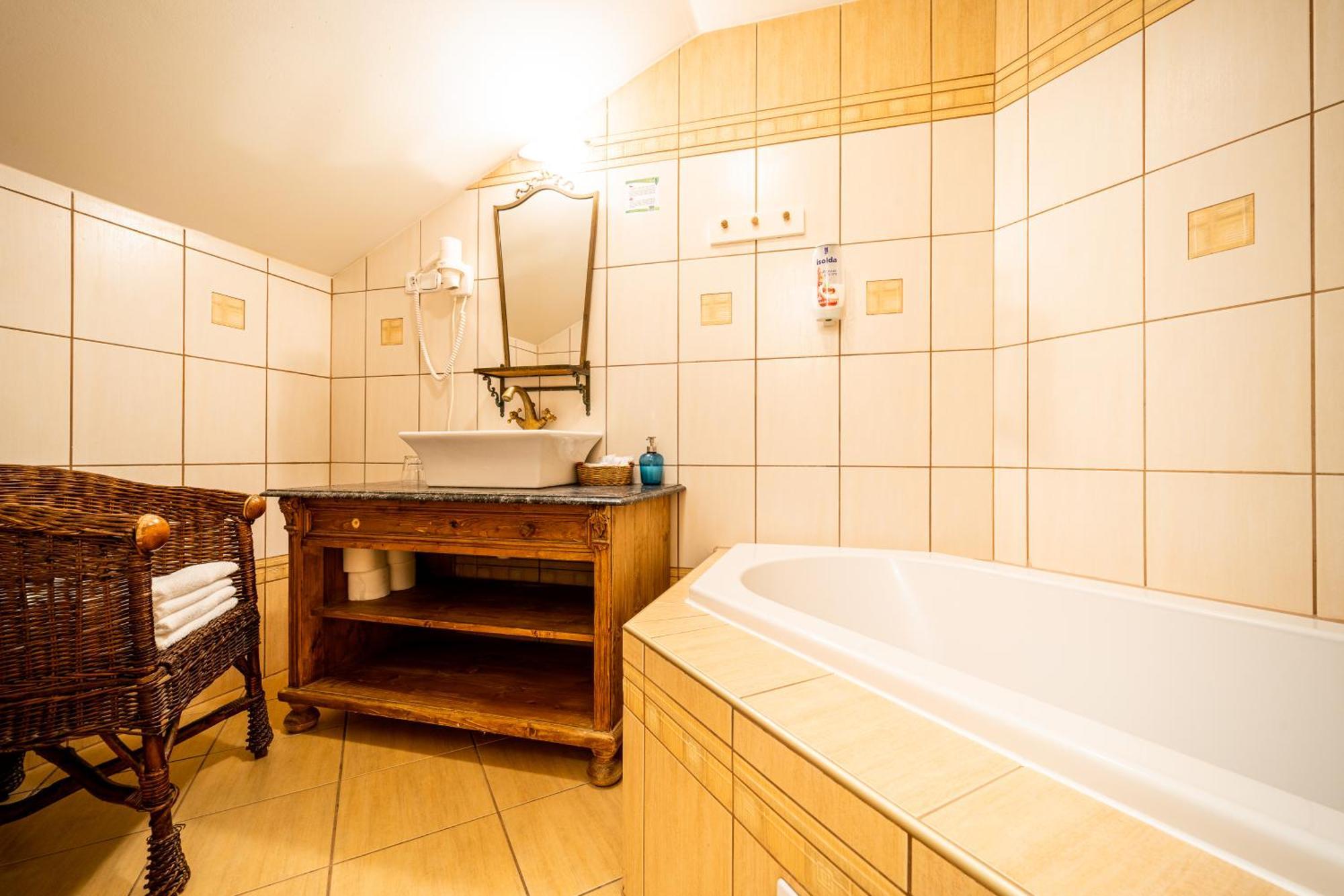 Hotel Sepetna Ostrawica Zewnętrze zdjęcie